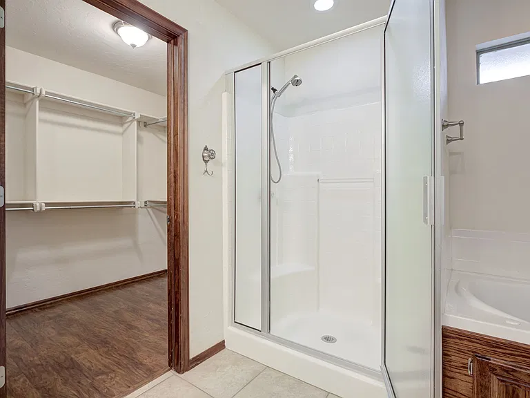 509 Finch St — Photo 23