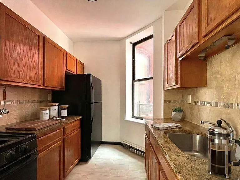 924 Hancock St #2 — Photo 21