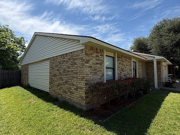2nd image of 5725 Maiden Ln
