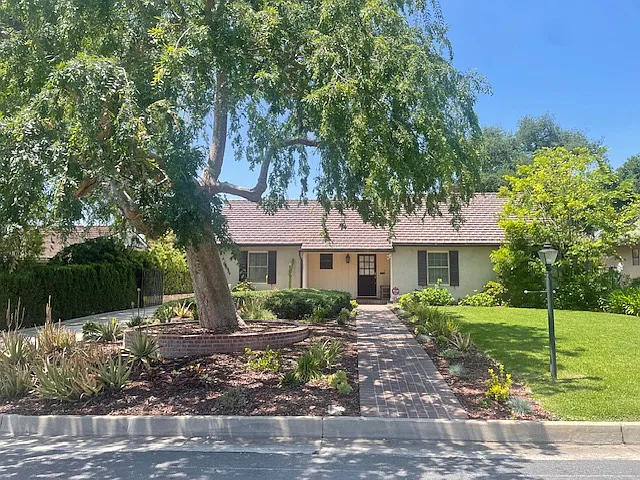 Building Photo - 573 Los Arboles Ln