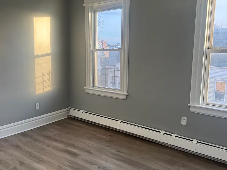 35-39 22nd St #3 — Photo 7