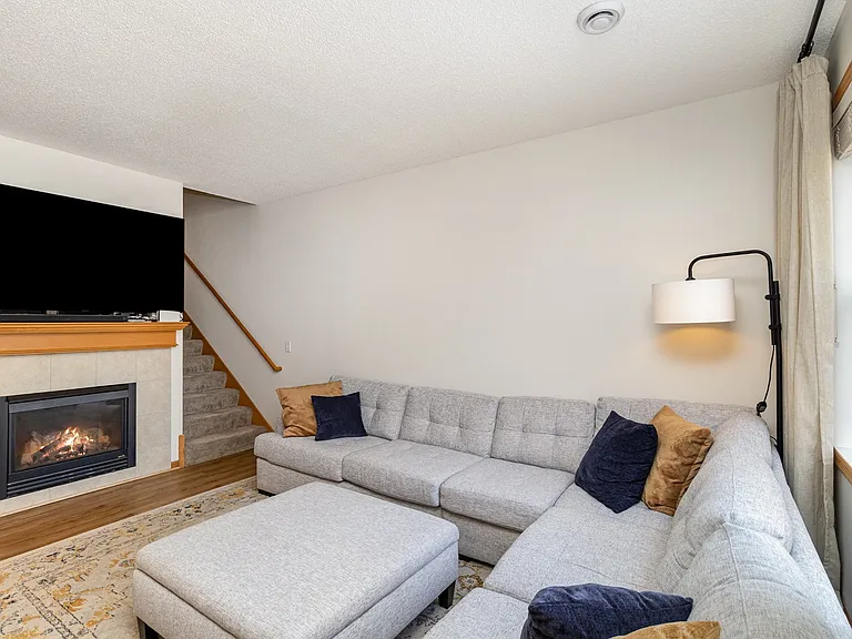 11023 Oak Grove Cir — Photo 5