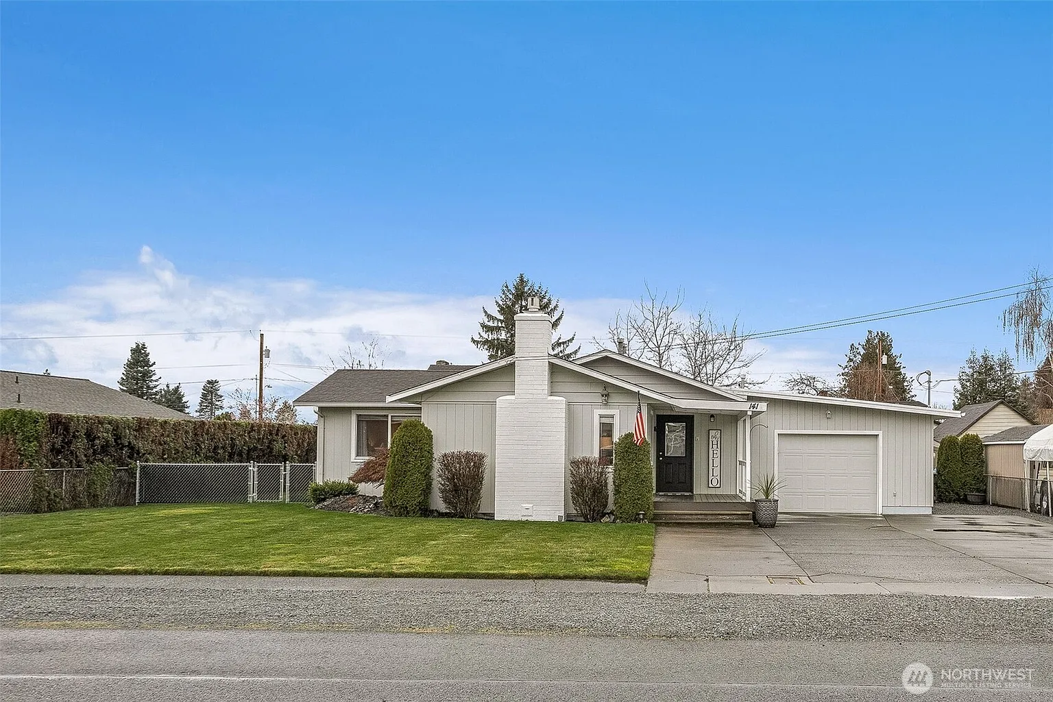 141 Rainier Street S photo 1
