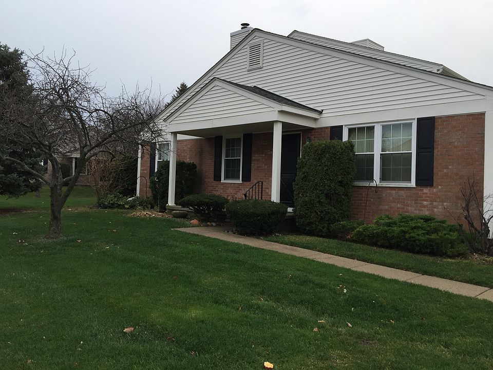1st image of 44590 Bunkerhill Dr N