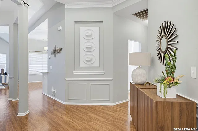 5 bed, 2.5 bath, 2220 sqft, $2,300 — Photo 4