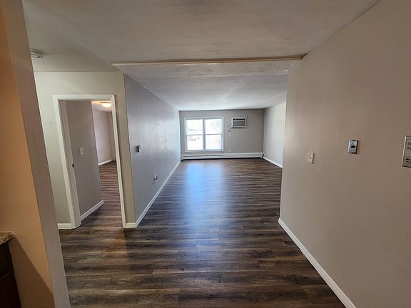 4th image of 3000 24th St #213