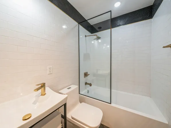 41 Van Wagenen Avenue image 26 of 26