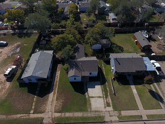 2nd image of 1513 32nd St