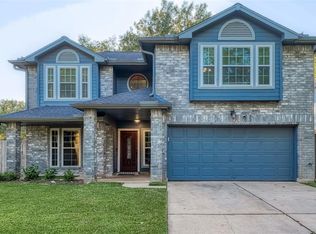 2122 Courtshire Ln, Sugar Land, TX 77478