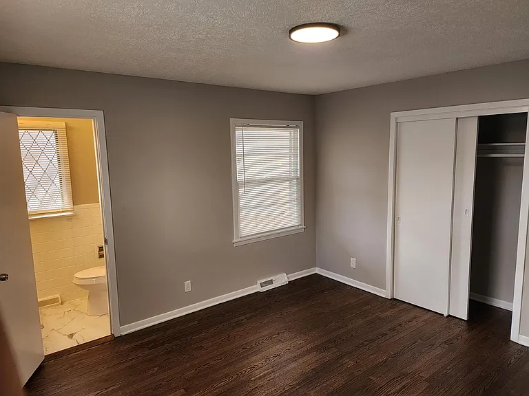 920 E 83rd St #920 — Photo 17