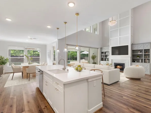 11 Floral Vista Dr, Tomball, TX 77375