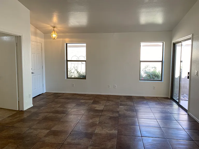 24035 N Desert Dr — Photo 6
