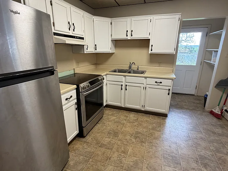 1030 Spring Garden St #1 — Photo 4