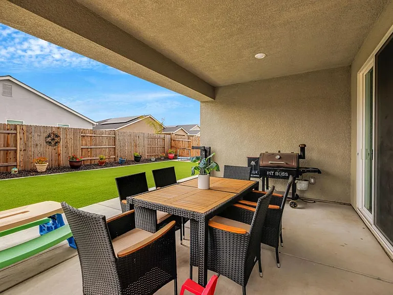 6056 Redondo Way — Photo 4