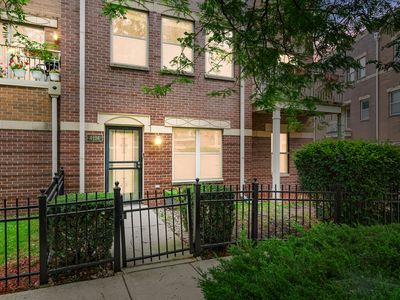 4114 S Maryland Ave, Chicago, IL, 60653