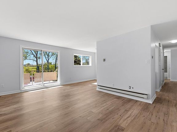 4th image of 950 Eastlawn Ave #10-22-29
