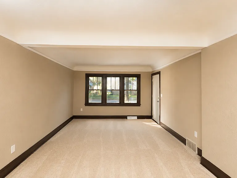 3434 Thomas Ave N — Photo 6