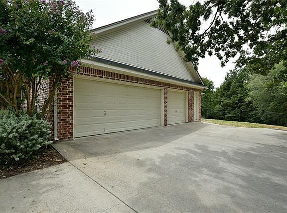 4th image of 1406 Mary Ct