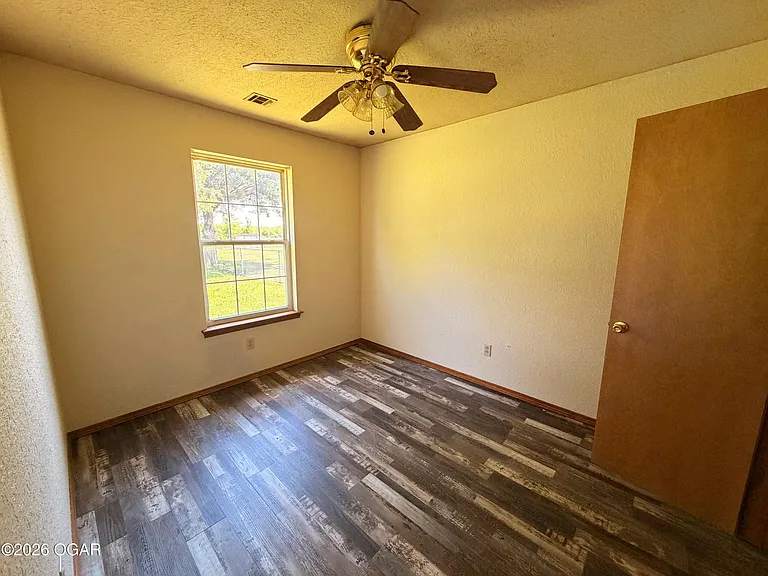 623 Valley View St — Photo 9