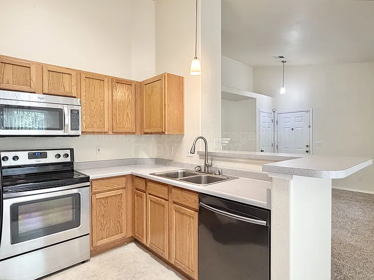 3870 Strawberry Field Grv #F — Photo 10
