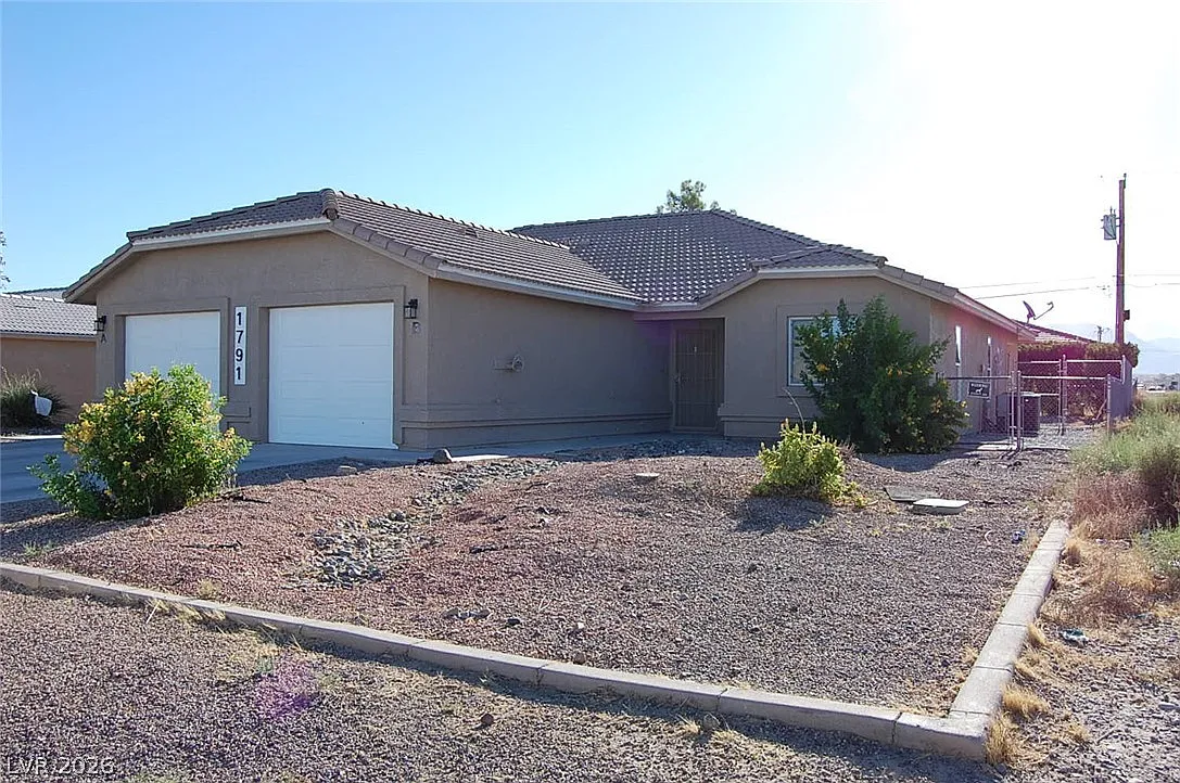 2 bed, 2.0 bath, 2034 sqft, $1,325 — Photo 1