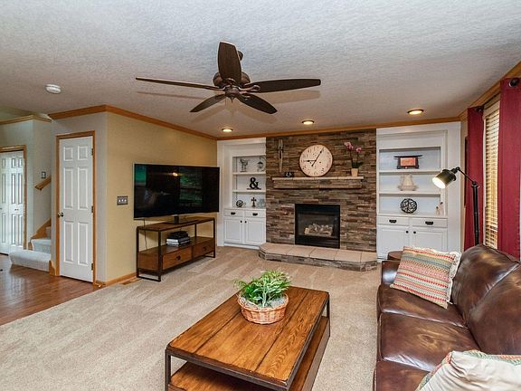3rd image of 12232 Oak Brook Dr