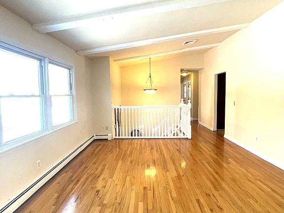 4th image of 23 Kimball Dr