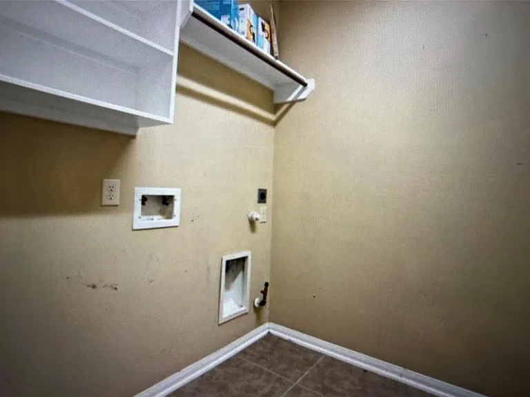 7936 Lake Commons Dr — Photo 20