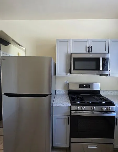 225 Pemberton Rd #2B — Photo 2