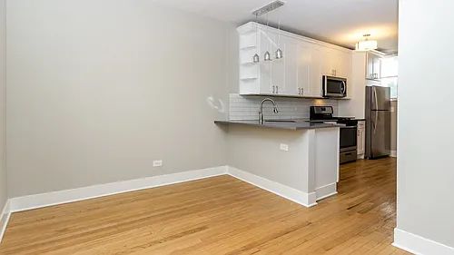 2341 W Ainslie St #1 Photo 1