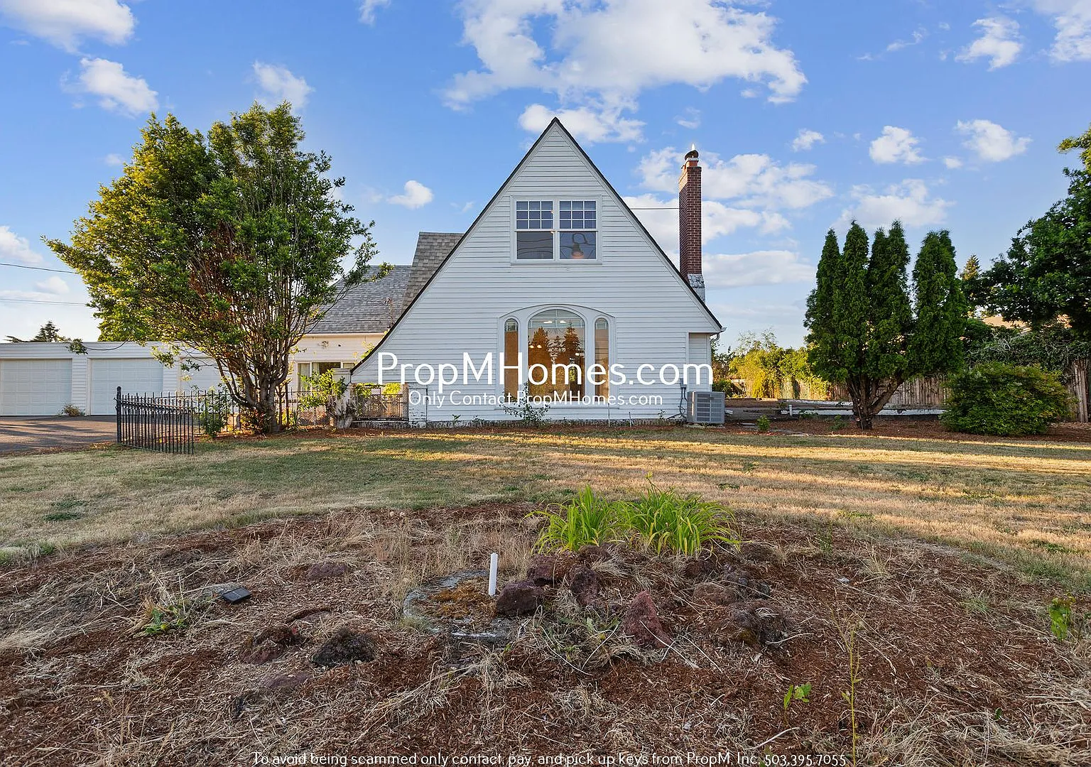 Discover Architectural Charm with this 3 Bedroom Estate! — Photo 1