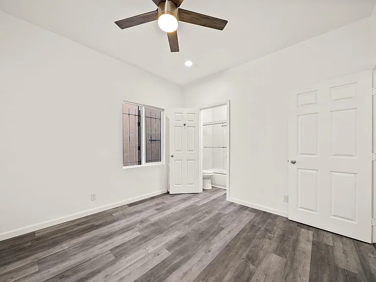 1609 E 14th St #1 — Photo 9