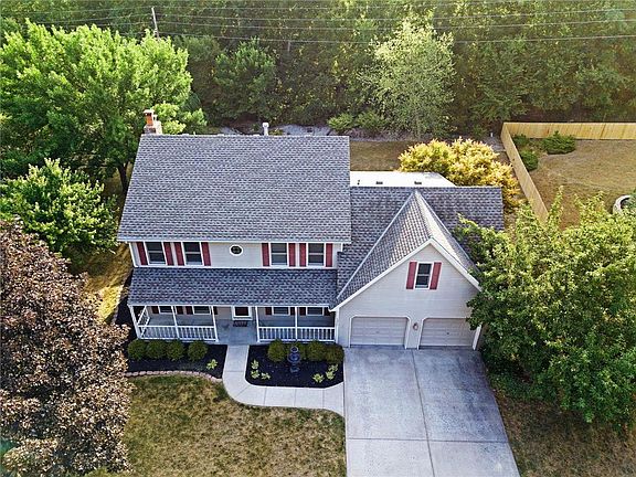 3rd image of 1211 Telford Dr