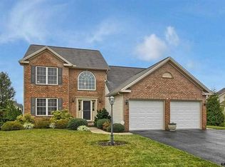 1402 Langshire Dr, York, PA