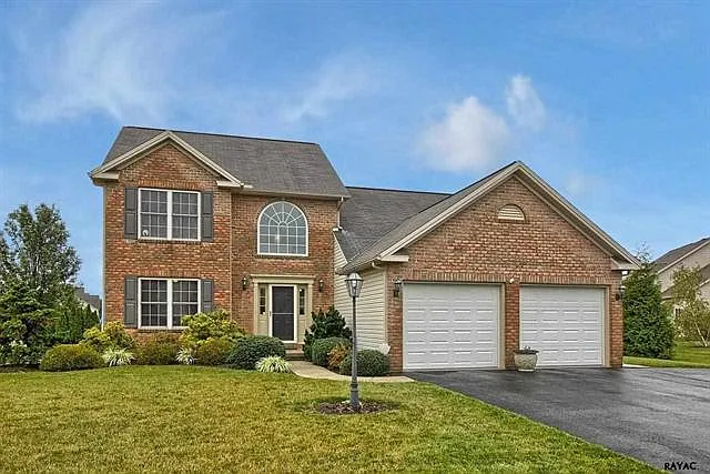 1402 Langshire Dr photo 1