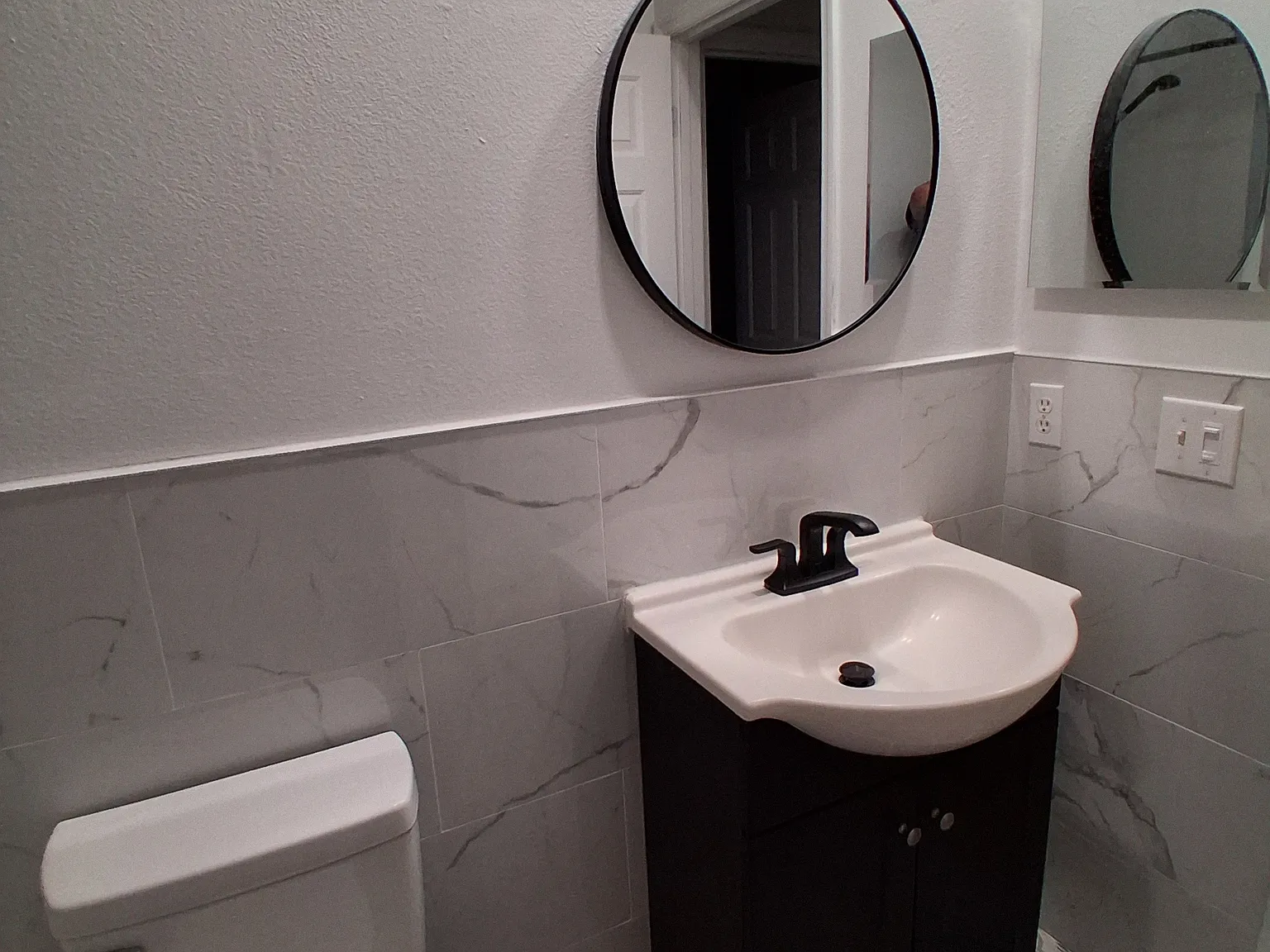 2 bed, 1.5 bath, 440 sqft, $1,050 — Photo 2