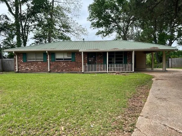 205 Oak Hill Dr, Natchez, MS 39120