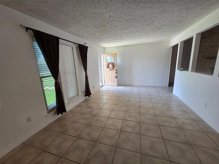 9802 Sagepike Dr — Photo 10