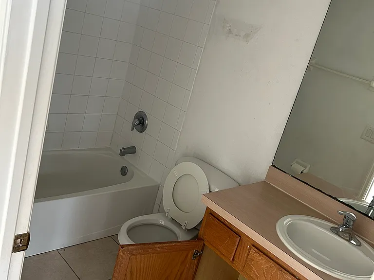 612 Bluebill Ln #B — Photo 7