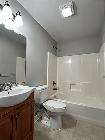 126 Lakeview Dr #B — Photo 17