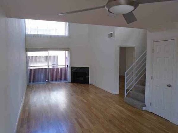 2nd image of 1939 Tamarind Ave APT 6
