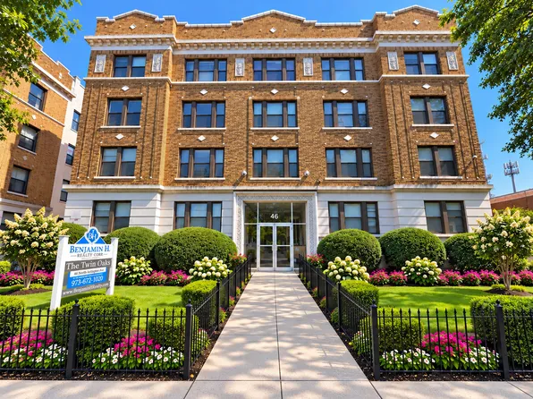 The Twin Oaks, 46 N Arlington Ave APT 303, East Orange, NJ 07017