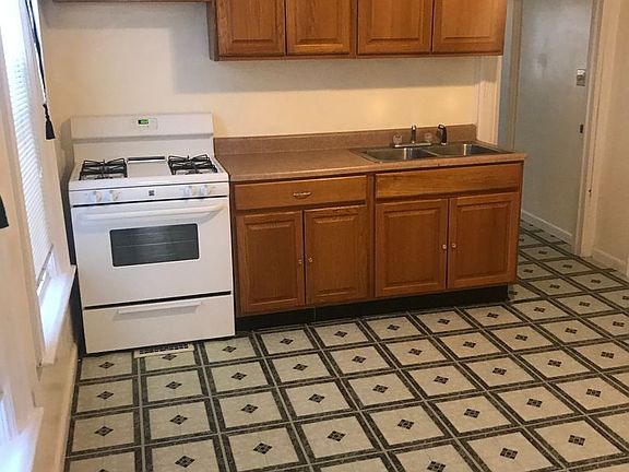 2nd image of 242 W 8th St #2-1