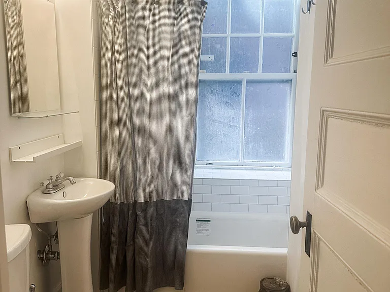 371 Harvard St #1G — Photo 8