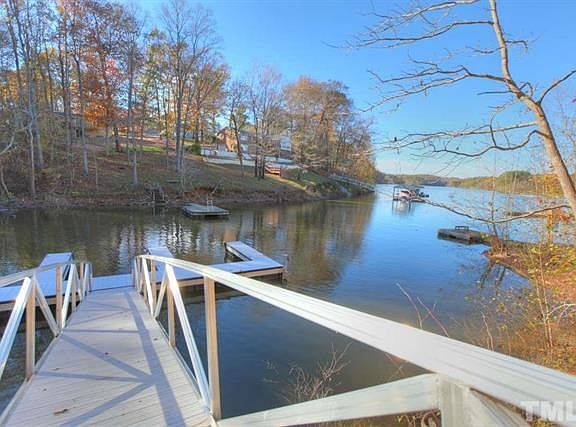 4th image of 333 Glenora Dr