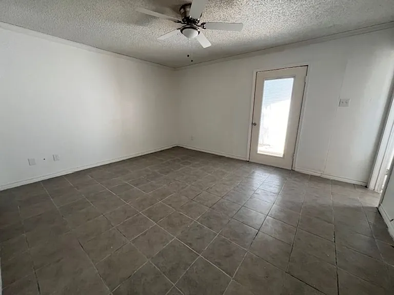 4826 Stonecrest Ct — Photo 9
