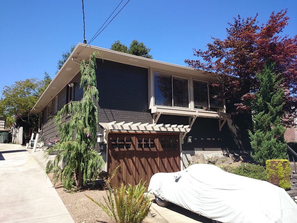 2nd image of 3041 37th Ave SW