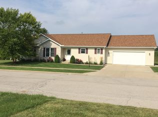 1605 Parkview Dr, Eureka, IL 61530