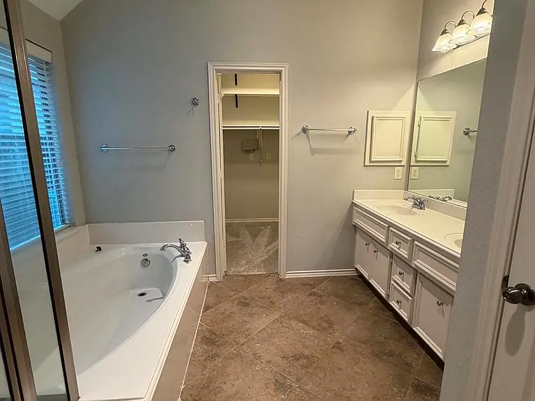 5607 Wagon Wheel Ln — Photo 16