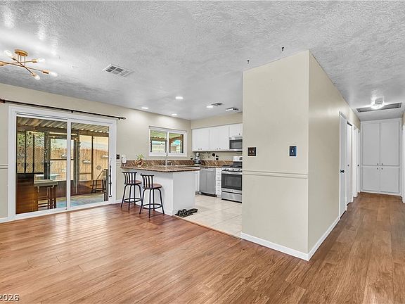 2nd image of 1102 Arapaho Way